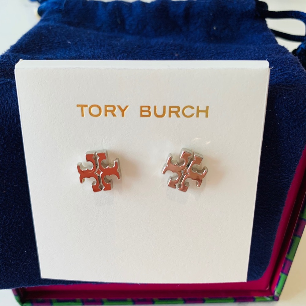 NIB Tory Burch “Kira” silver stud earrings